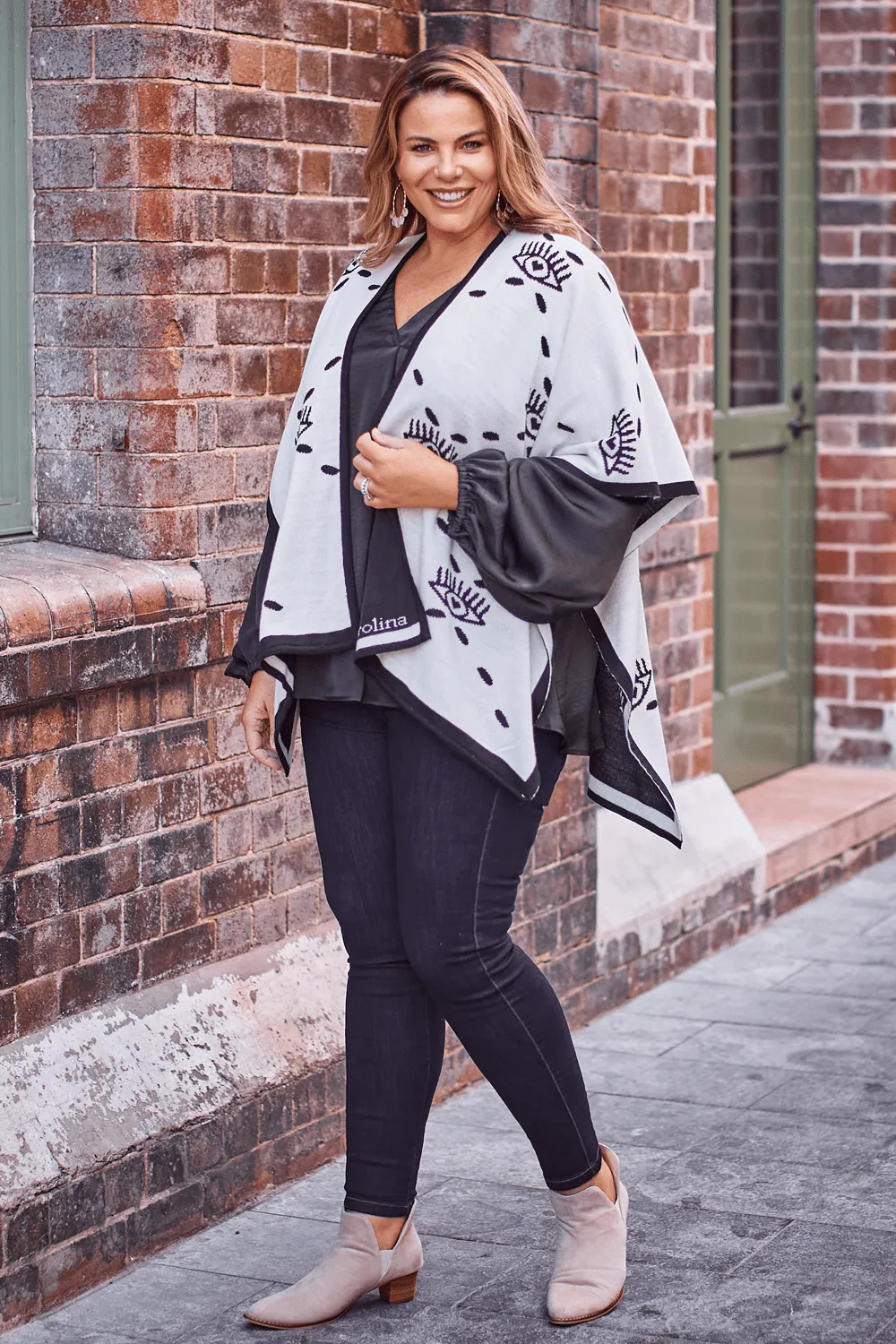 Hollie Wrap See Raven