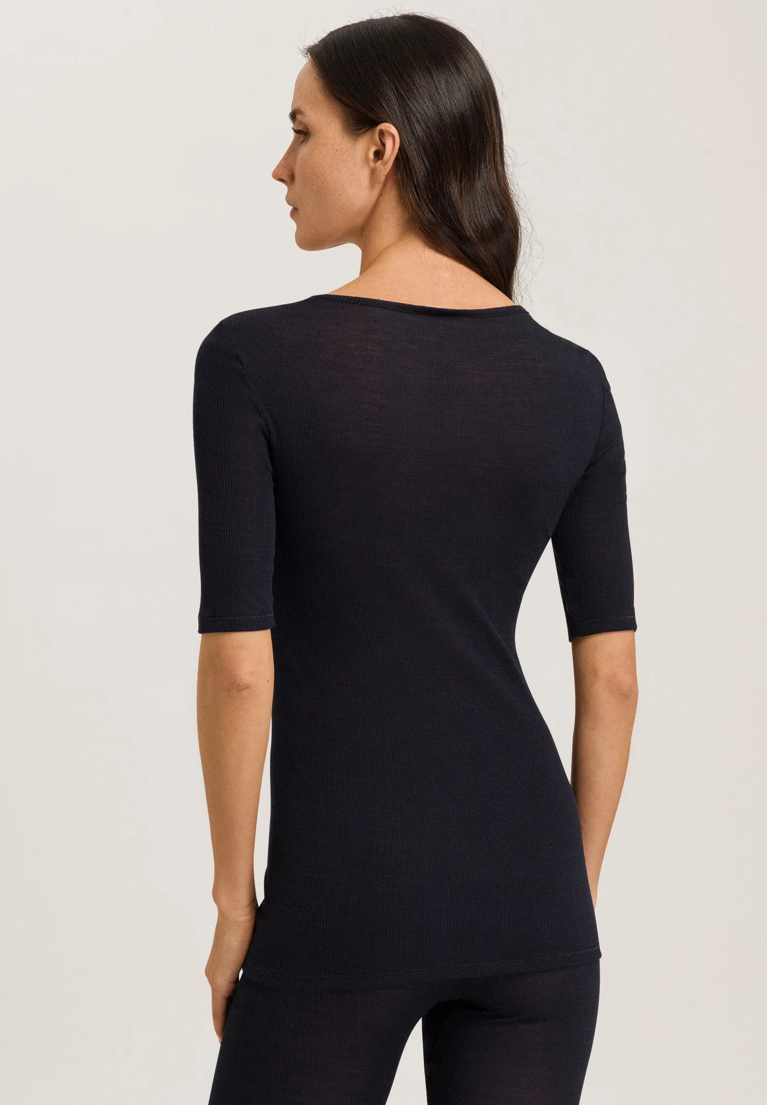 Woolen Lace Lace Trim V-Neck Wool And Silk Top | Black 70972-019